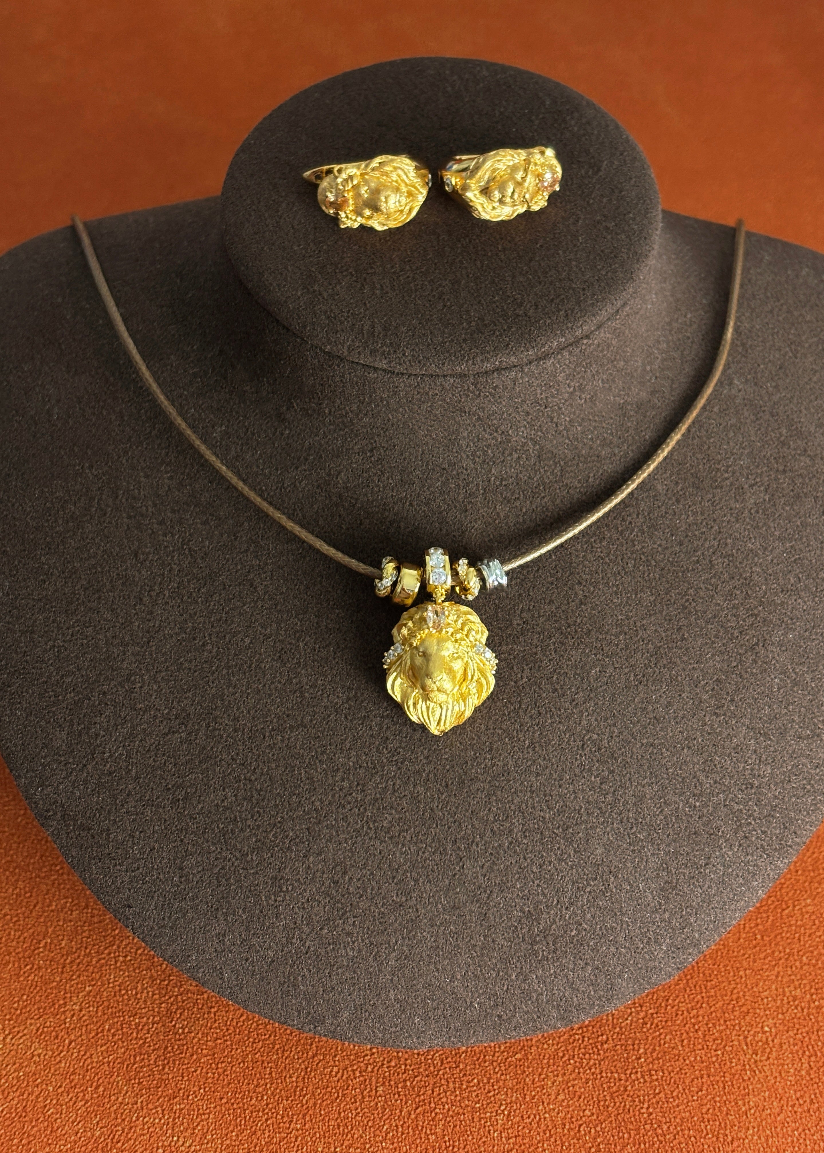 Sol Pendant Necklace
