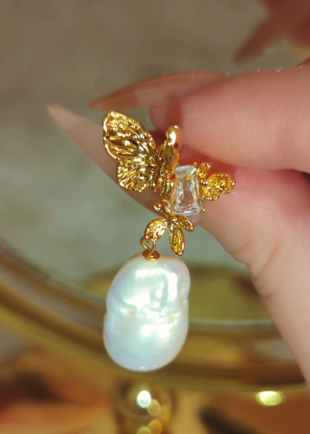 Butterfly Dusk Pearl Drops