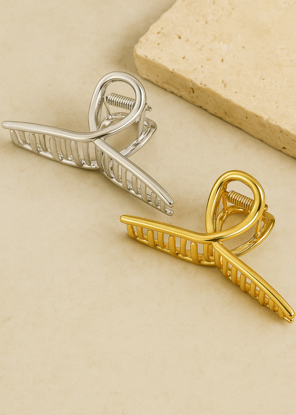 Ribbon Arc Clip