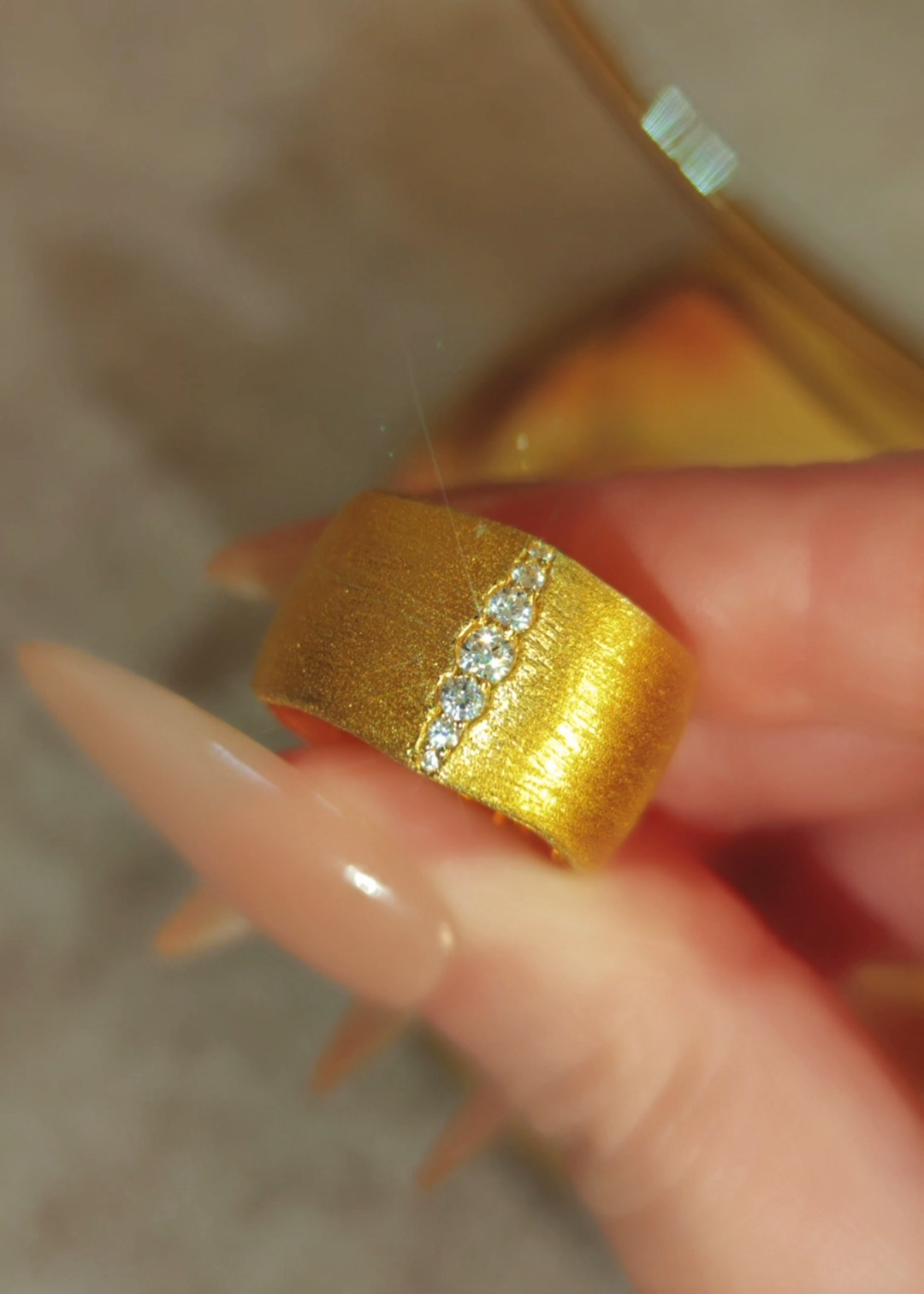 GOLDEN HOUR RAY RING