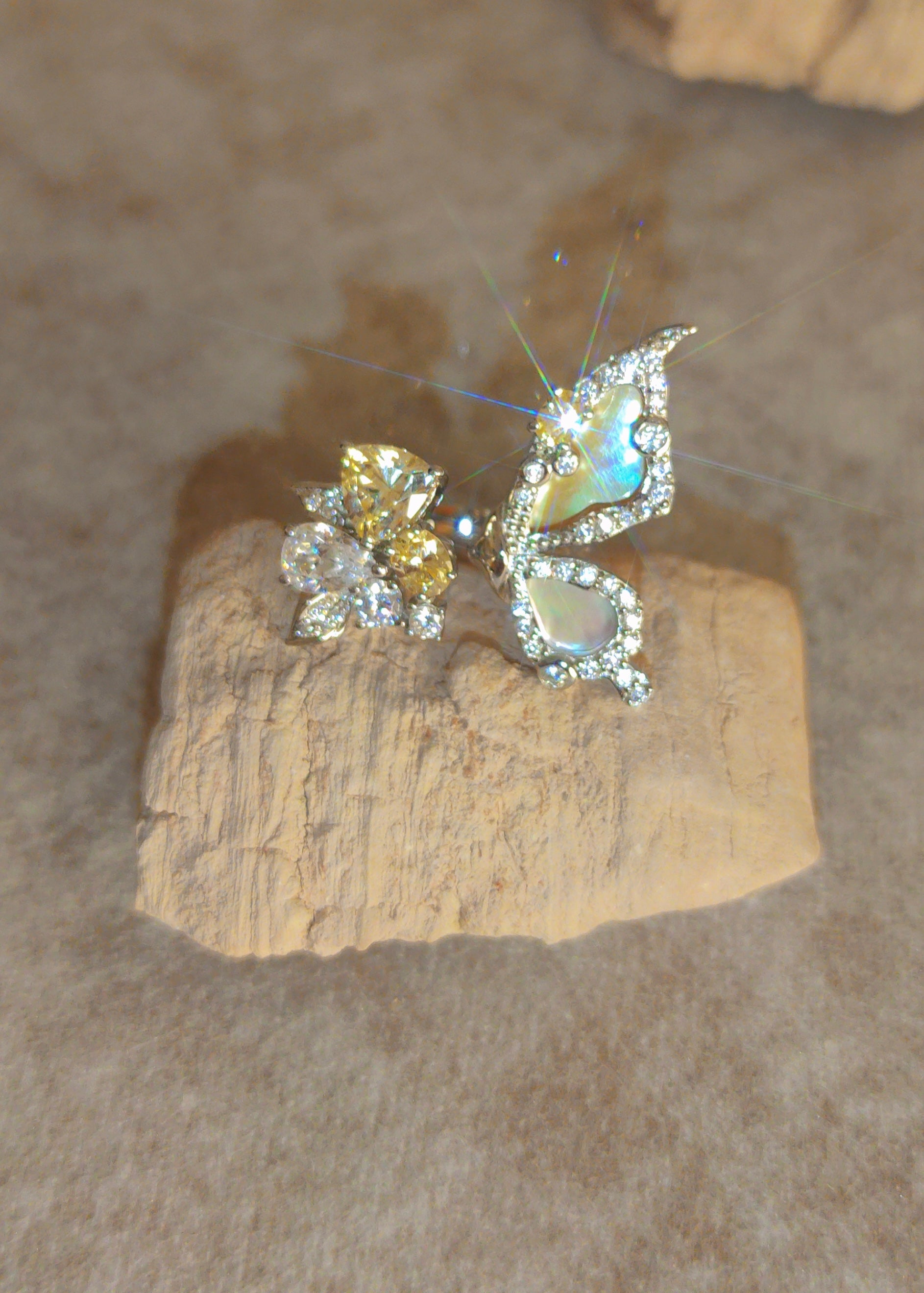 Butterfly Bloom Daisy Ring