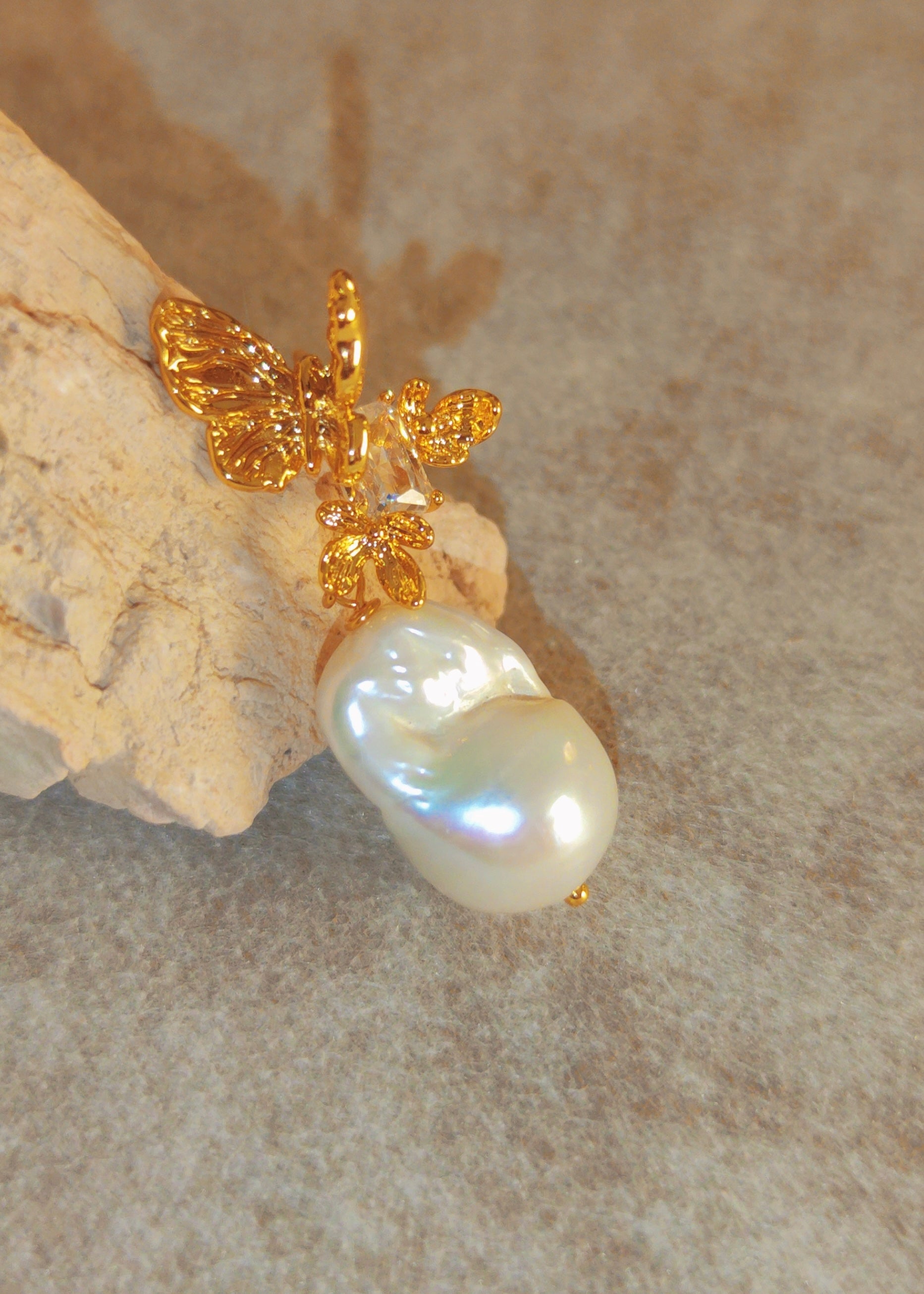 Butterfly Dusk Pearl Drops