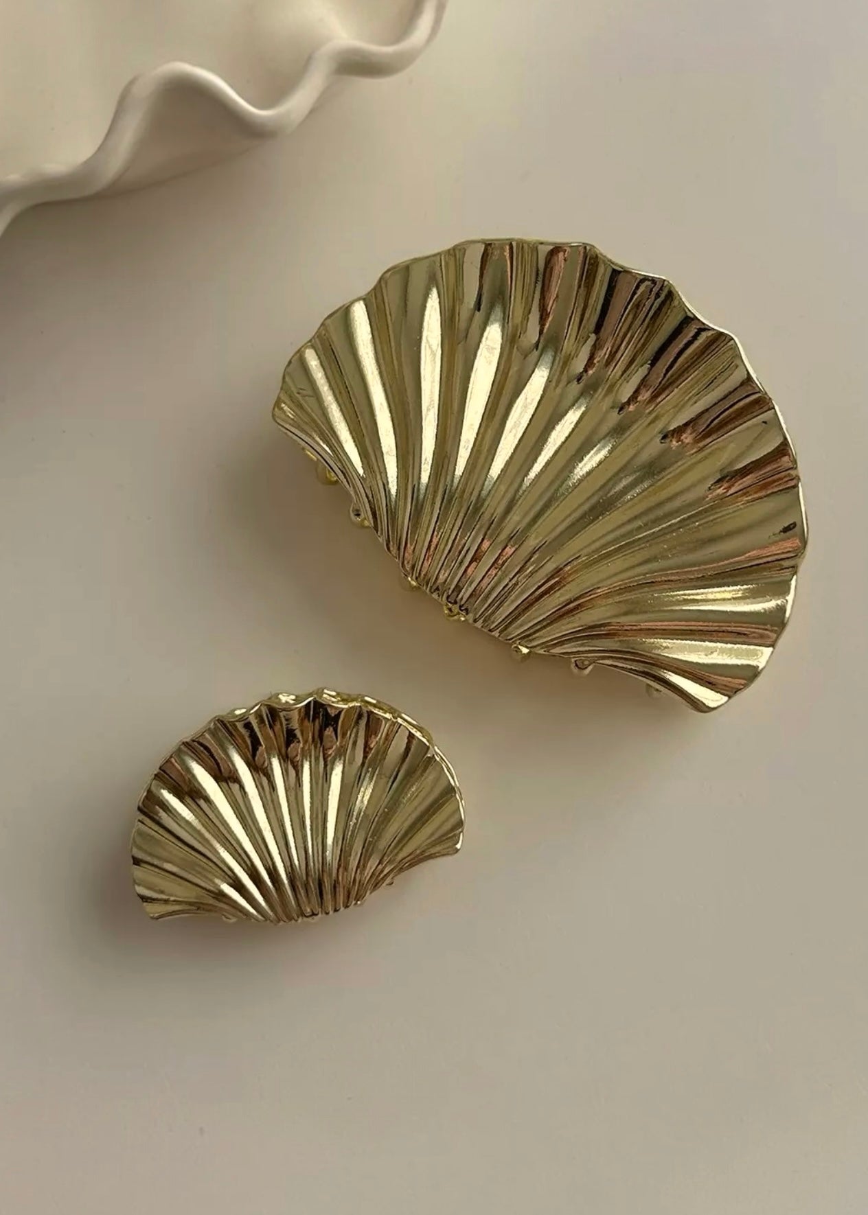 Celeste Shell Clip