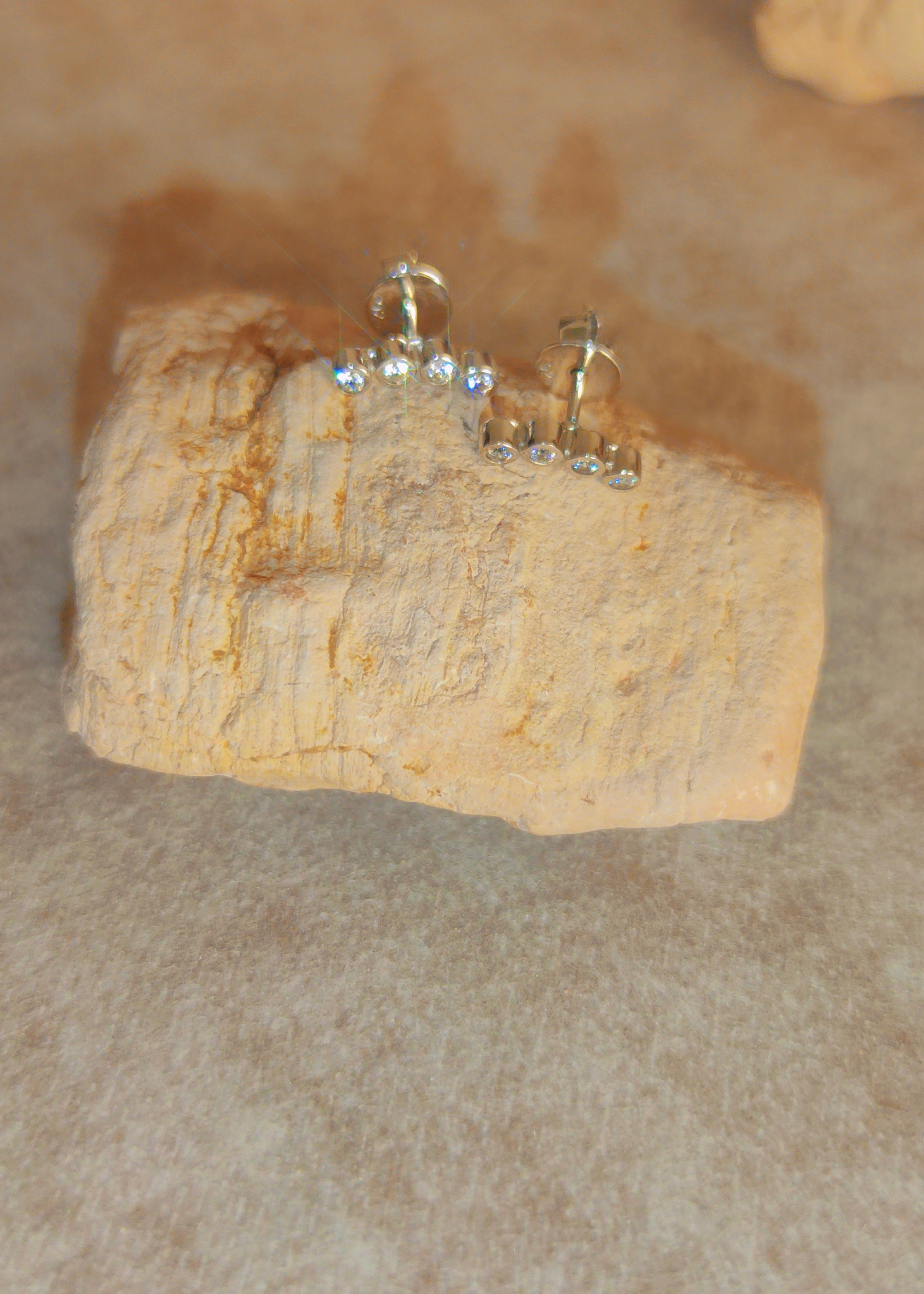 Nova Orbit Studs