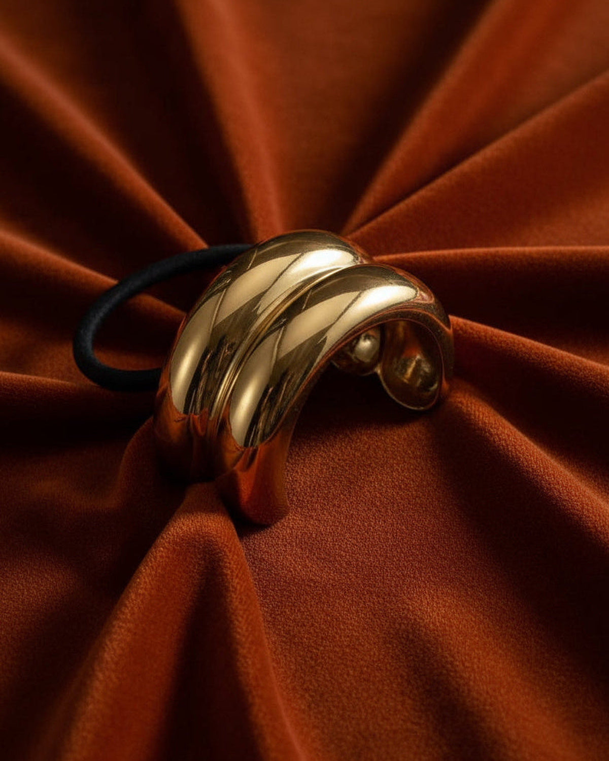 Lustre Curve Pony Cuff