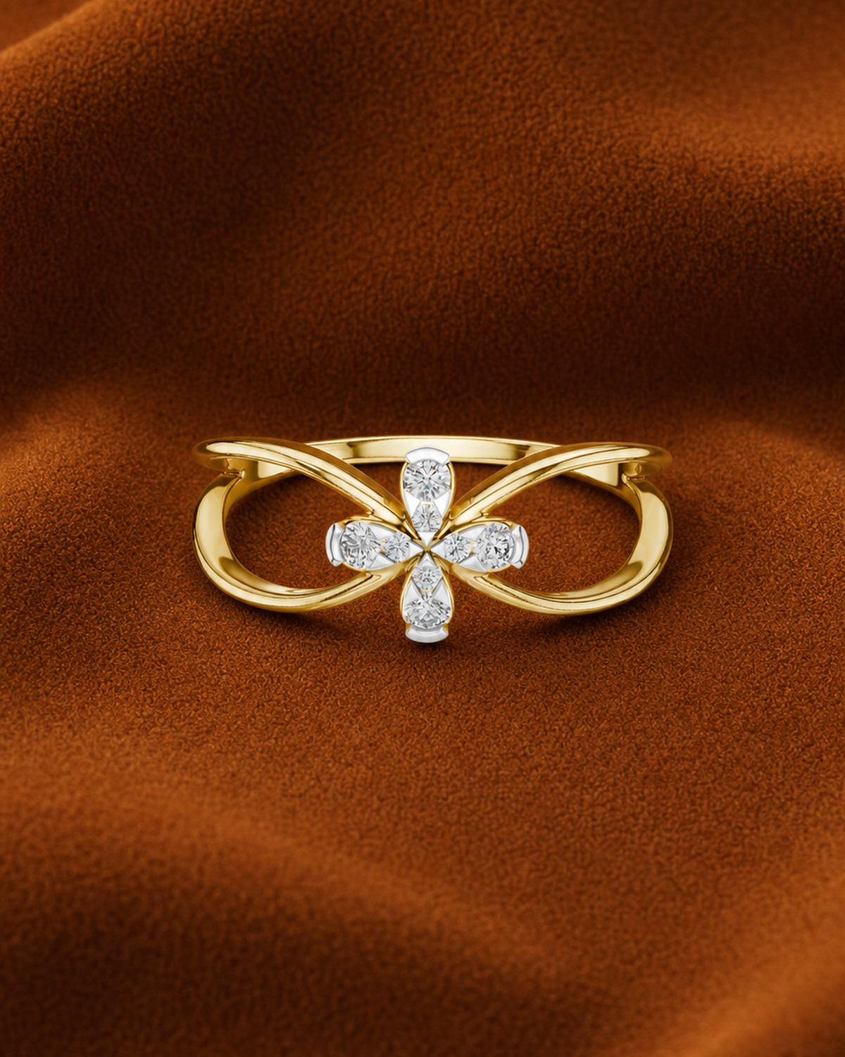 Clover Split-Shank Ring by MONICONIC