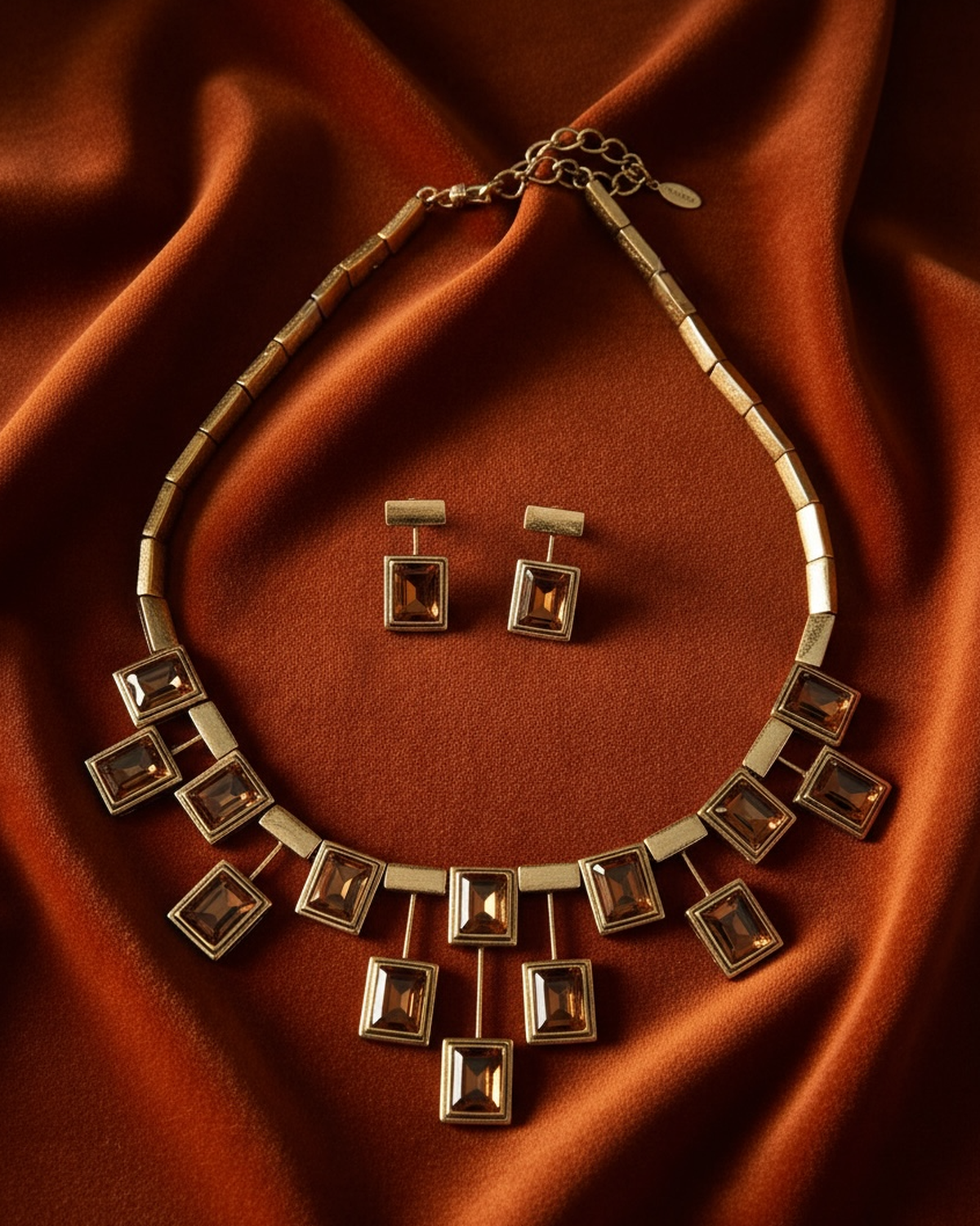 Sahara Frame Necklace