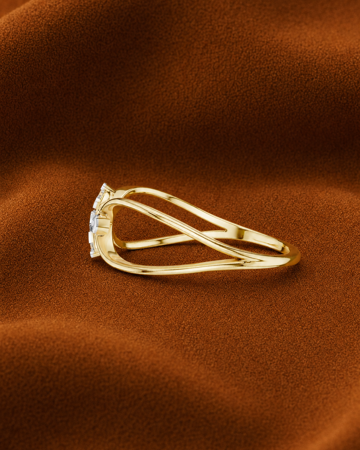 Clover Split-Shank Ring by MONICONIC