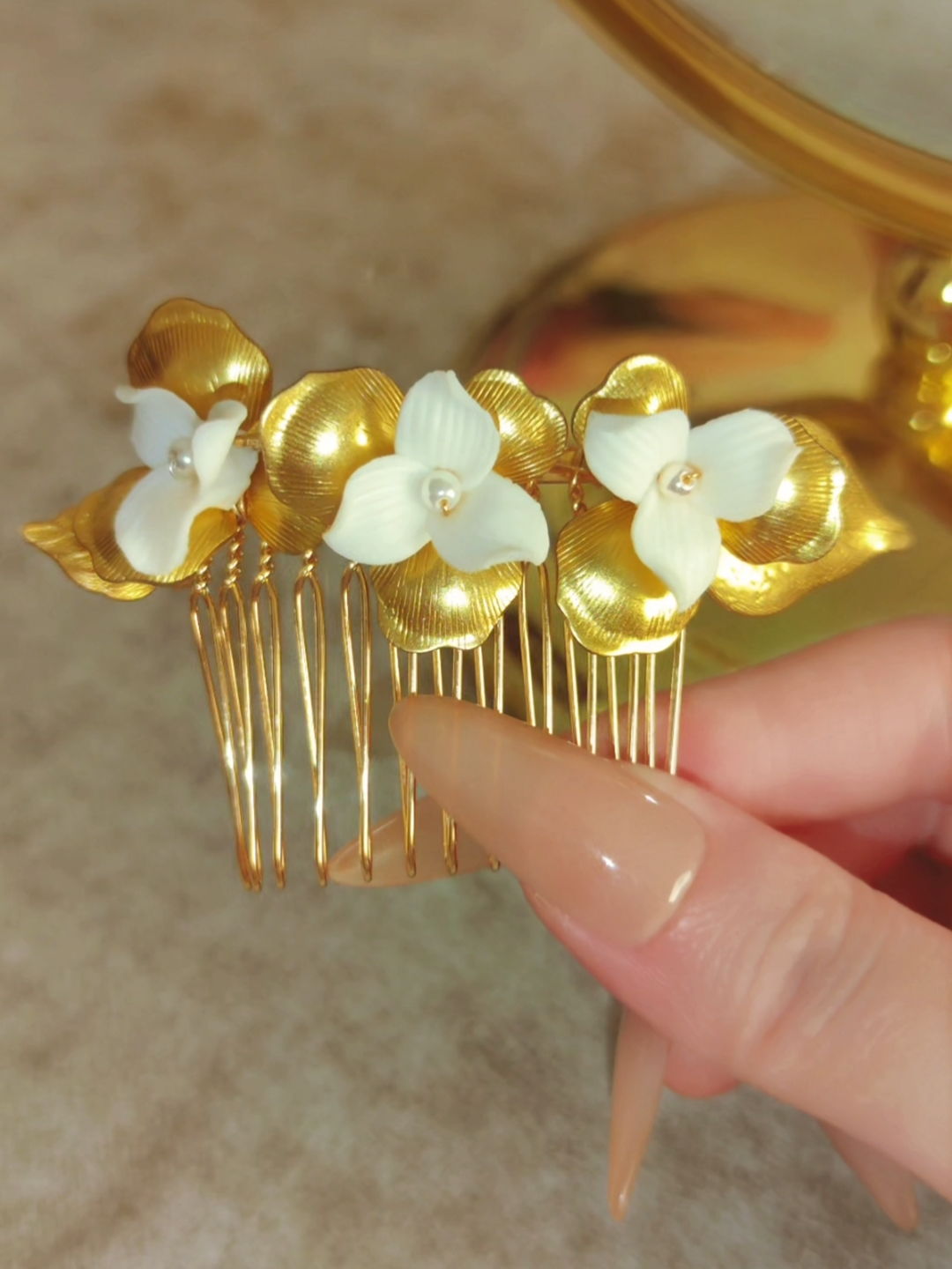 Petal Cluster Comb
