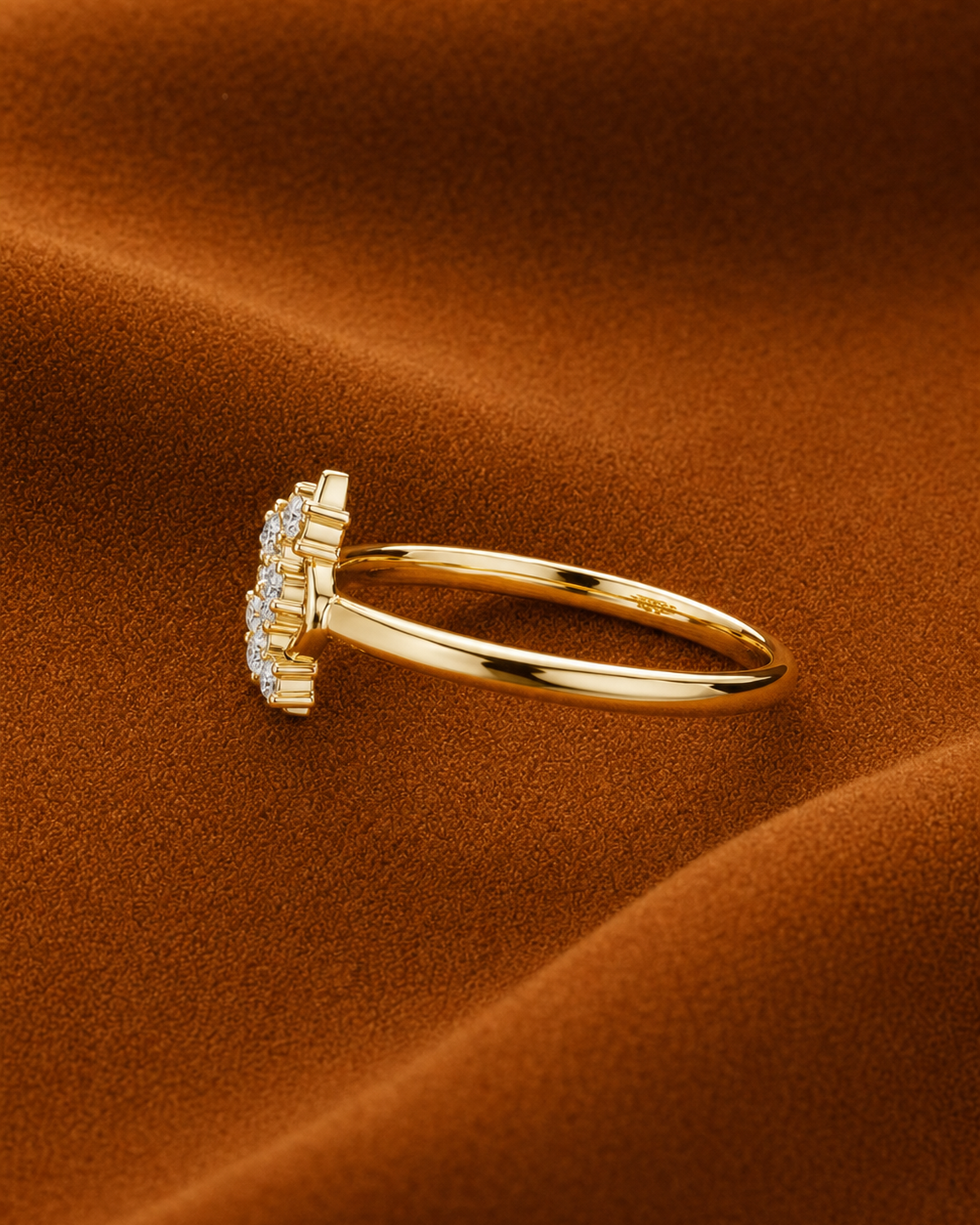 Openwork Quatrefoil Ring by MONICONIC