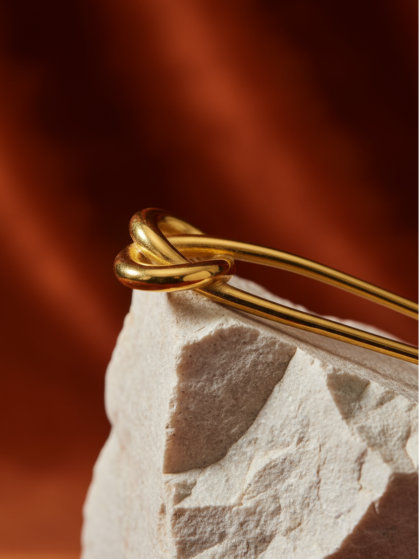Knotted Form French Pin