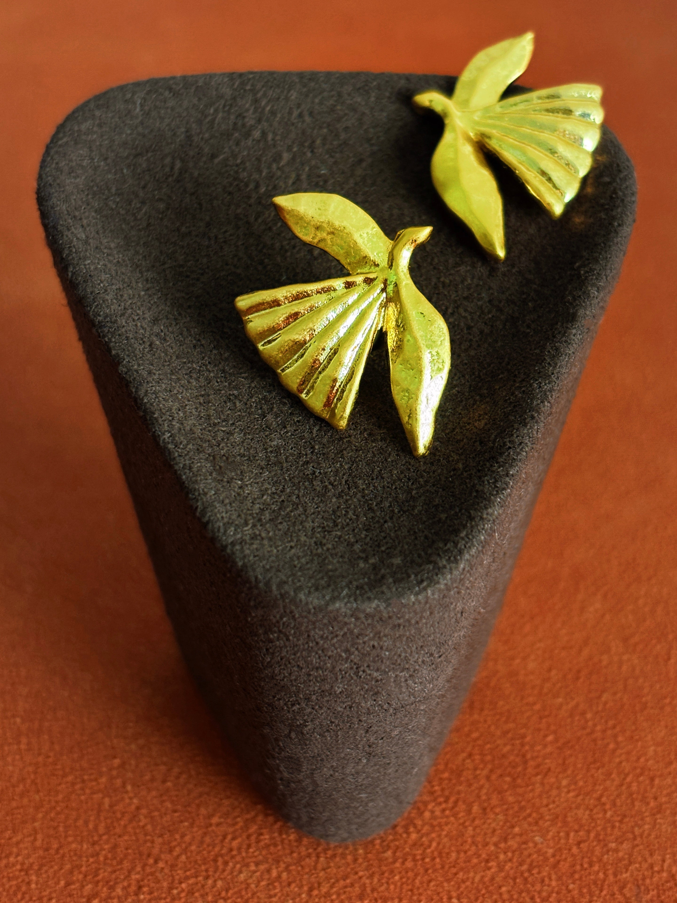 Golden Flight Studs