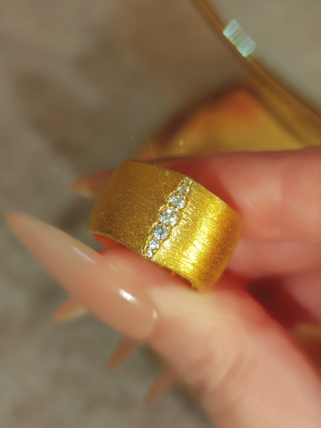 GOLDEN HOUR RAY RING