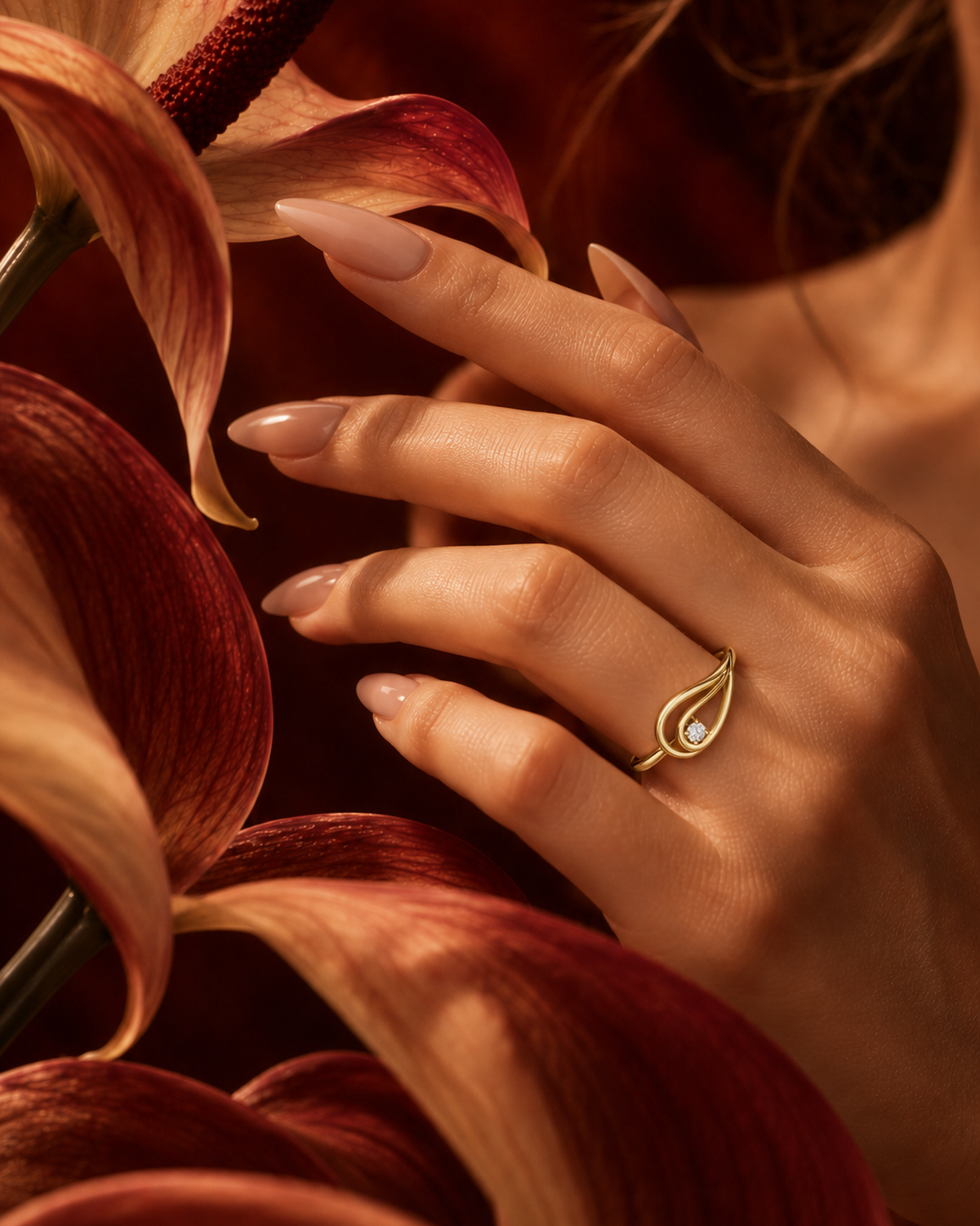 Teardrop Swirl Ring by MONICONIC