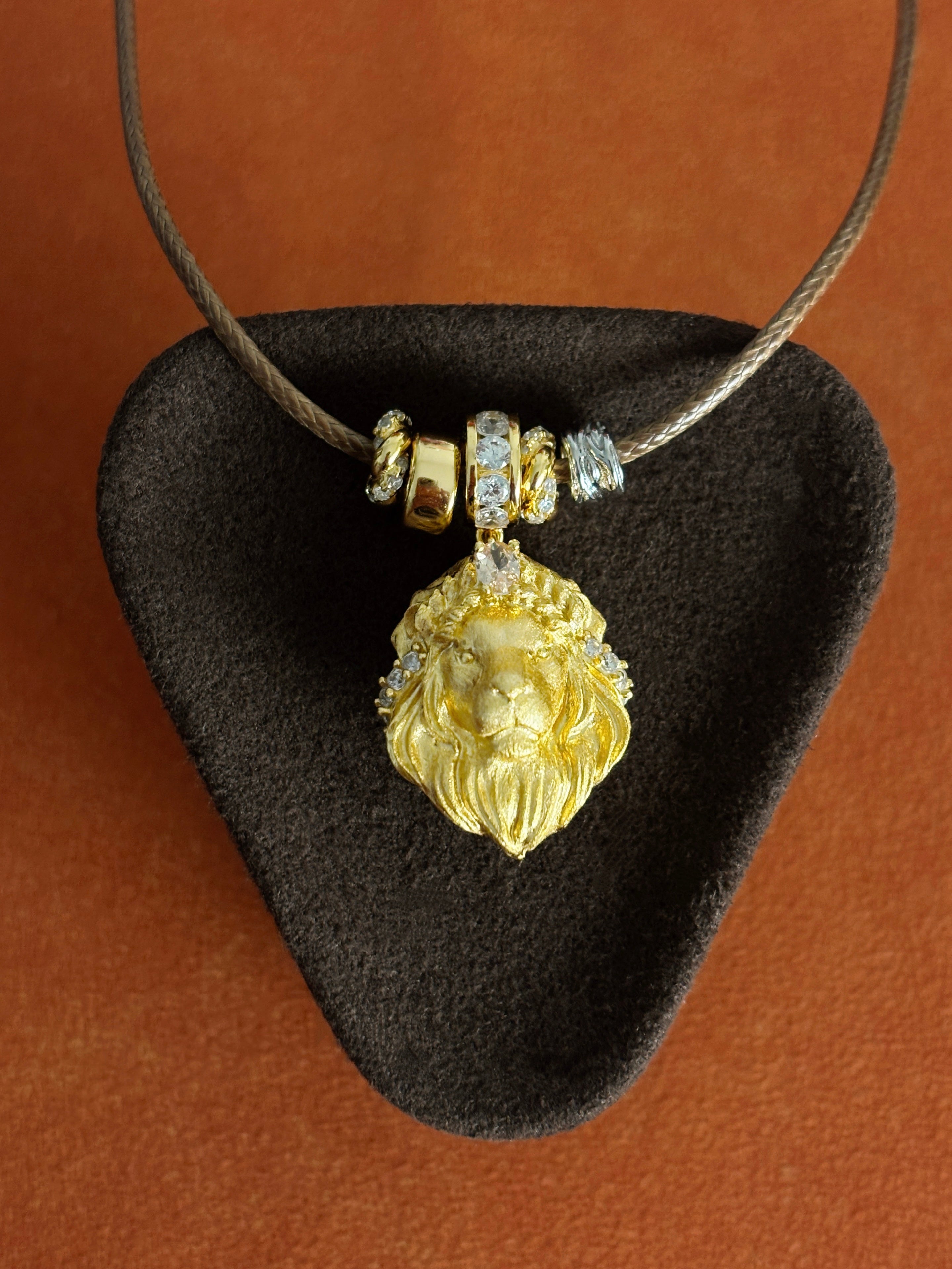 Sol Pendant Necklace