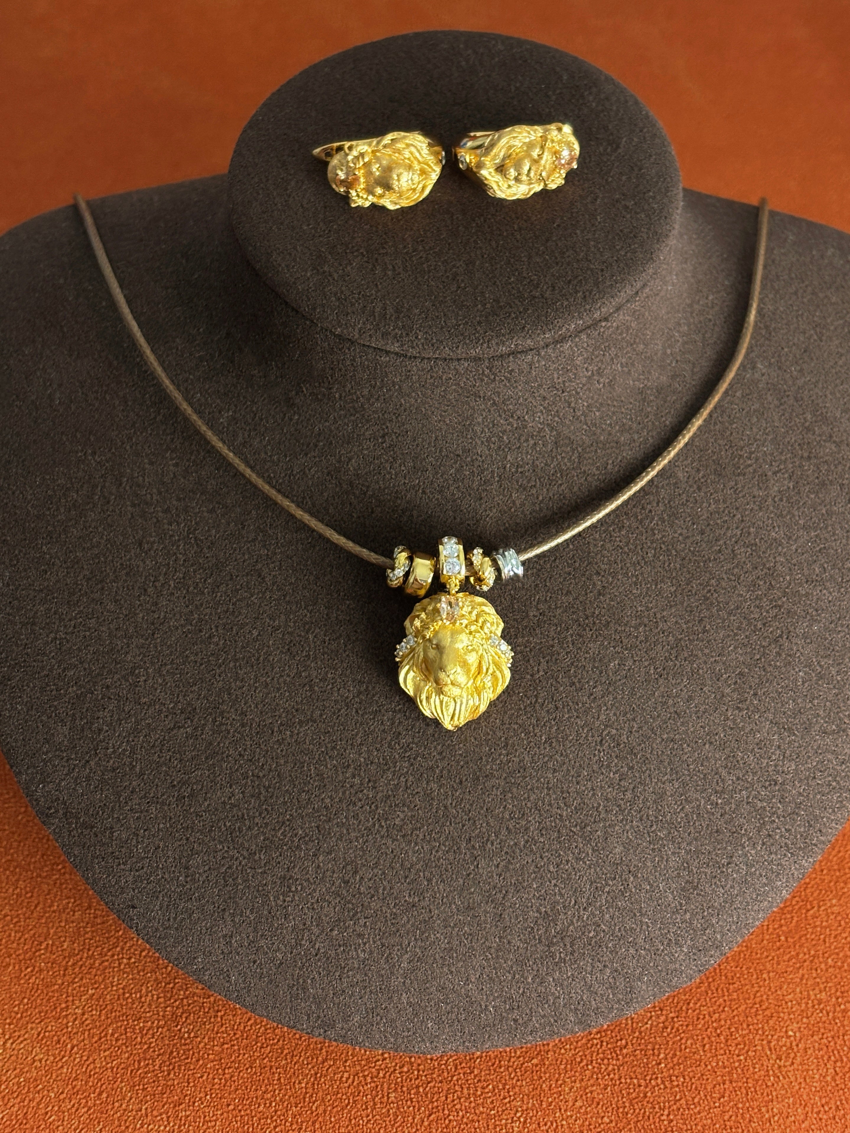 Sol Pendant Necklace