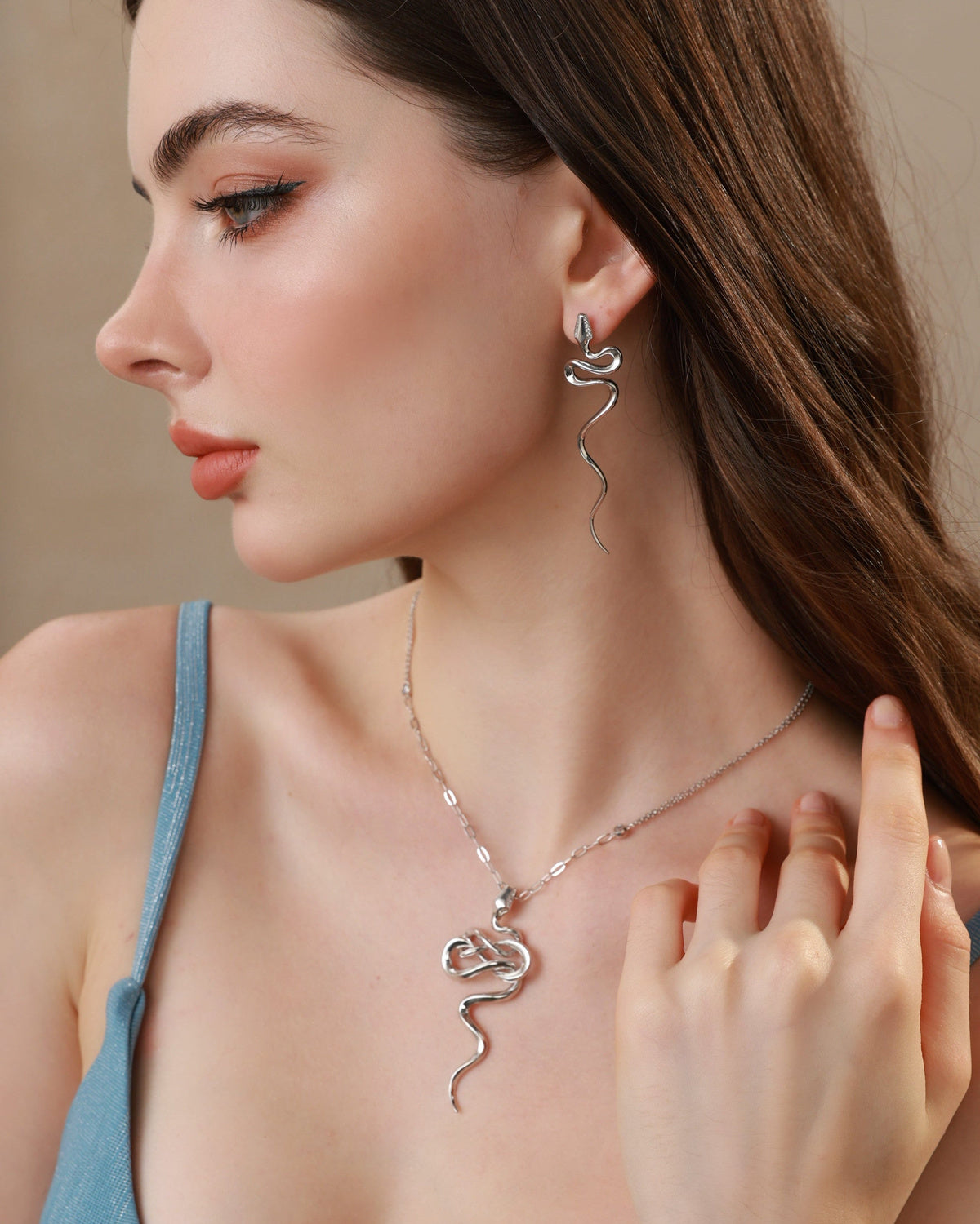 Le Serpent Necklace