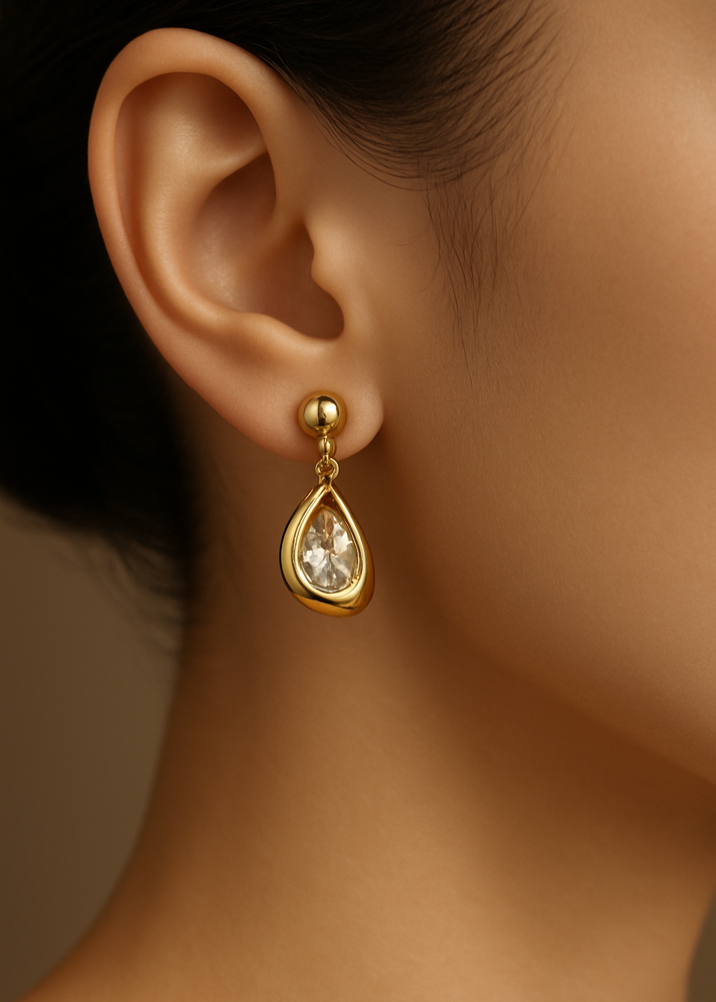 Solis Teardrop Studs