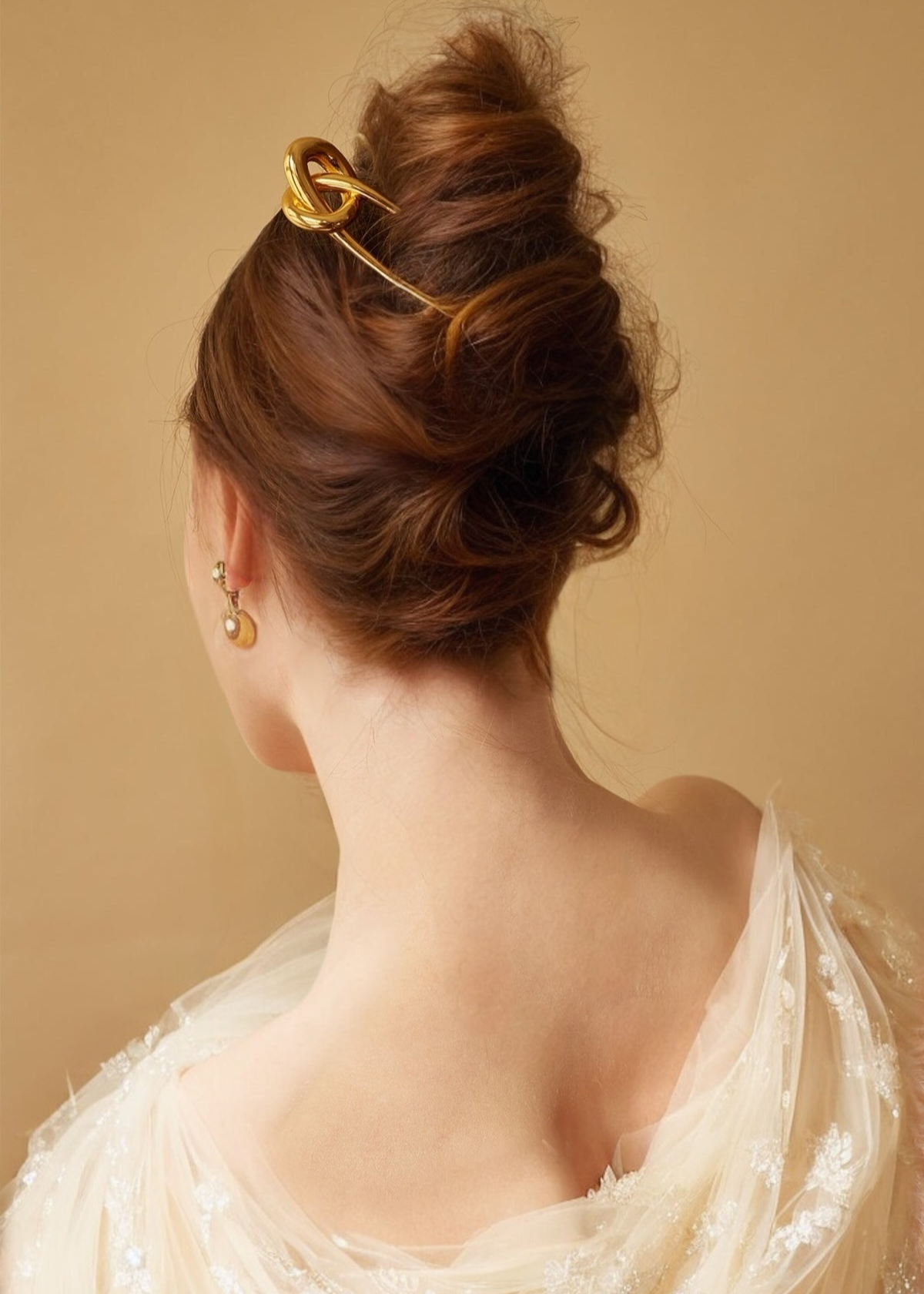 Knotted Form French Pin