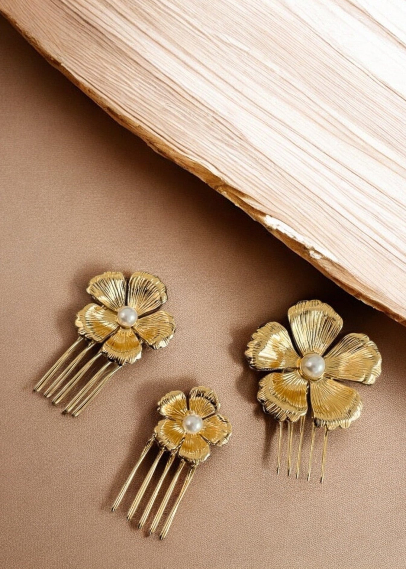 Botanica Pearl Combs