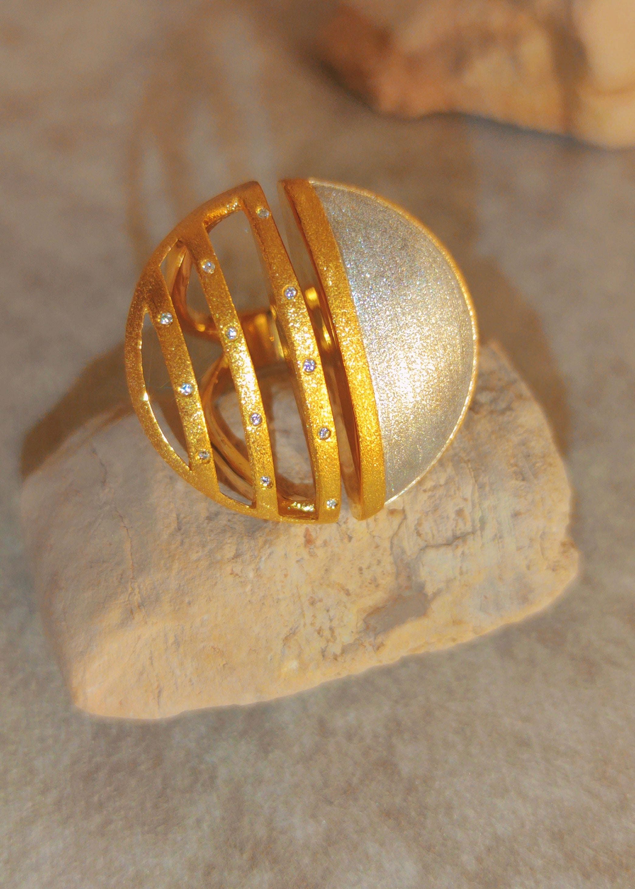 GOLDEN HOUR CELESTIAL ARC RING