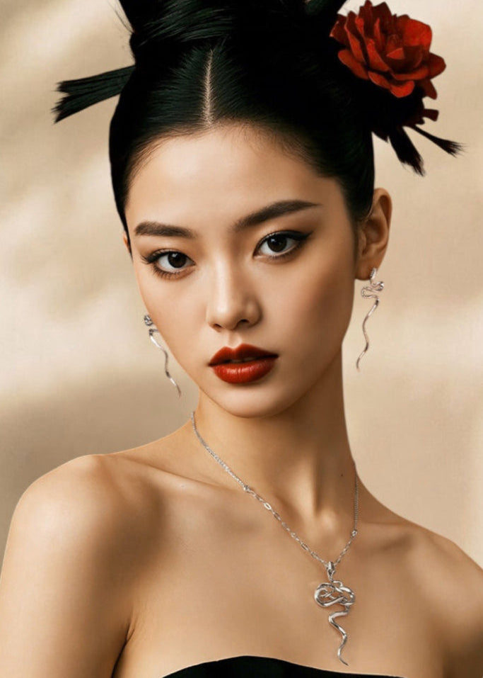Le Serpent Earrings