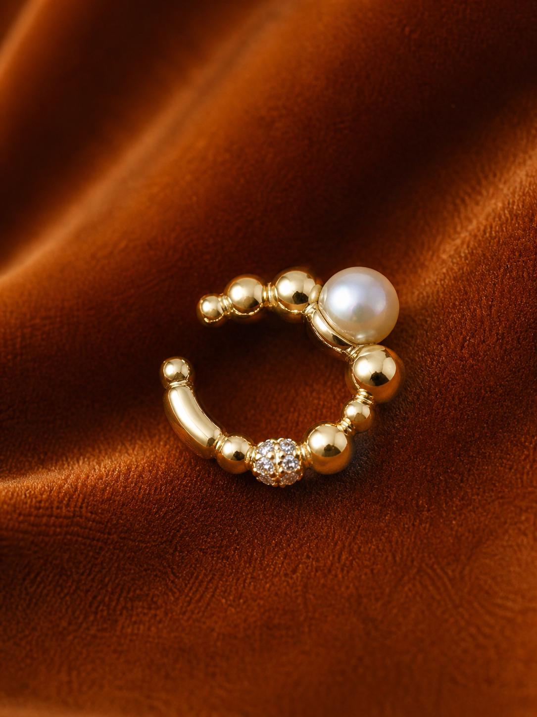 Pearl Sphere Ear Cuff